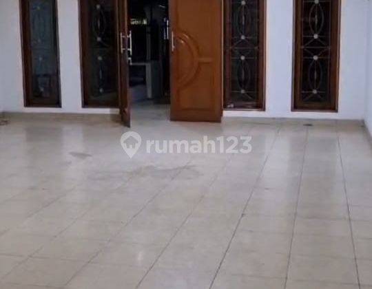 Disewakan Rumah Pinggir Jalan 9x22 M2 Di Taman Surya,jakarta  1