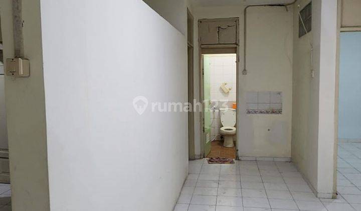 Rumah disewakan di Perumahan Taman Surya , Jakarta Barat  3