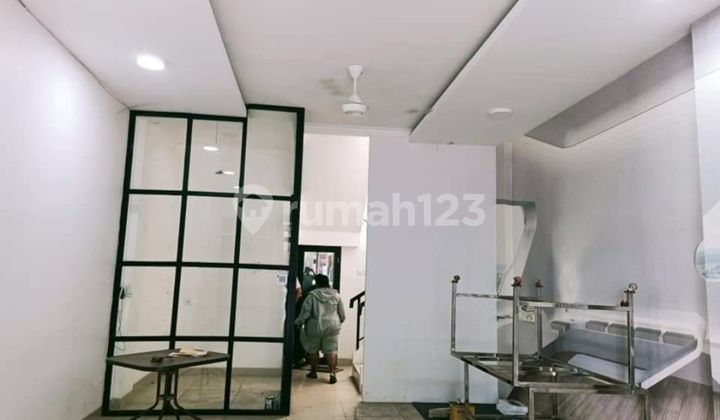 'Shop for Rent Ready to Use at Cbd Lotte Mart, West Jakarta' 2