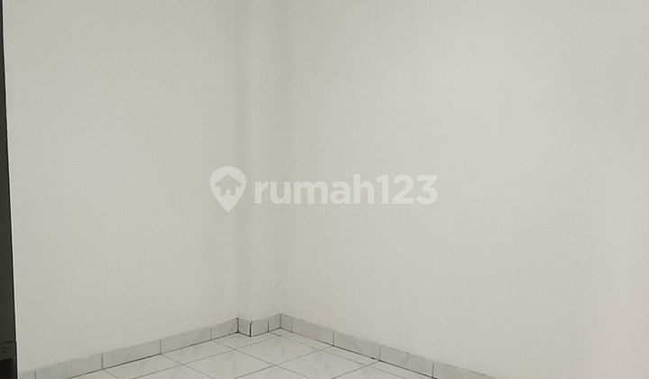 Disewakan Rumah Bagus di Taman Surya 5, Jakarta Barat 2