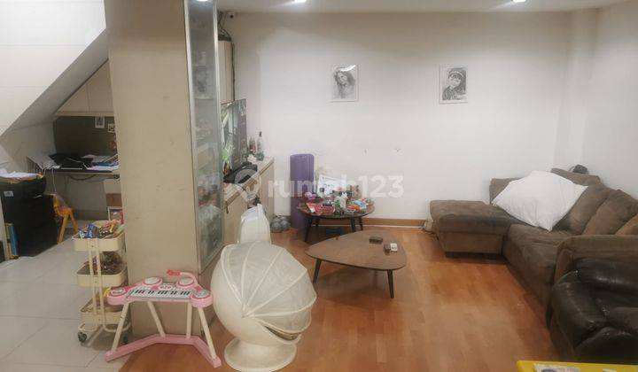 Rumah Bagus Lokasi Strategis di Griya Bintara Indah Utama, Bintara, Bekasi 4