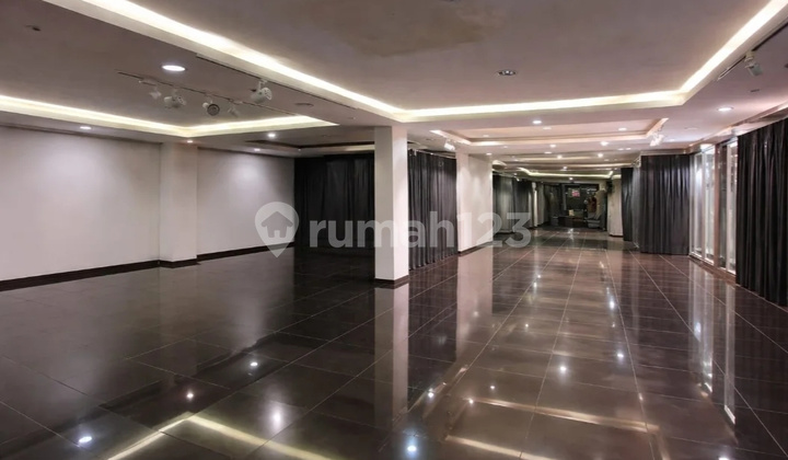 Repost for sale: 2 shop houses in Rendengpaskal 23
Strategic Location LB +_ 600 M
[9X15]
4 Floors, 3 Bathrooms
Facing South, Artesian Well, 7,700 W electricity
Price: 7.5 M 1