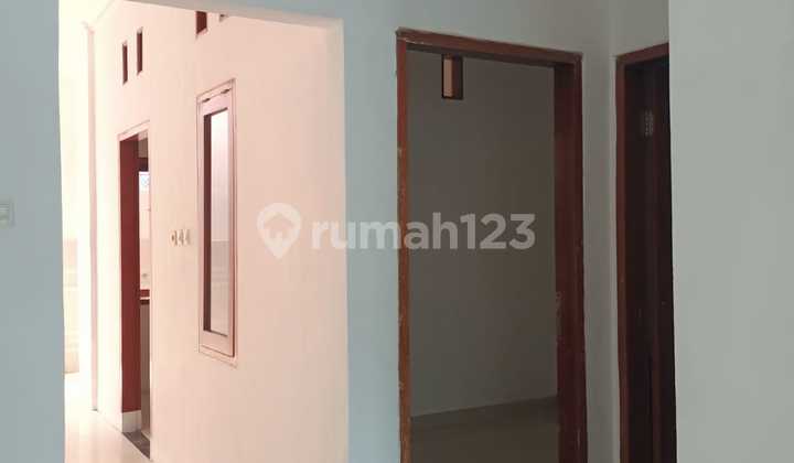 Disewa Rumah Antapanialamat Lengkap : Luas Tanah : 137 Luas Bangunan : 100 Lantai :_ 1_ Lantai Kamar Mandi :2 Kamar Tidur :3 Dapur : 1 Carport :1 Air : Jetpam:zap:️ Listrik : Watt 1300✉️ Surat Hgb/Shm : Hadap :Utara Harga :45Jt/Thn Nego Fk 2