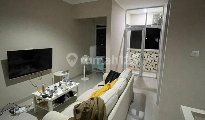 Dijual Rumahluas Tanah : 72luas Bangunan : 80lebar Muka : 6,5brp Lantai : 2kamar Tidur : 3kamar Mandi : 2listrik : 2200air : Sumur Borhadap Mana : Utaragarasi : 1carport : Ada Shm / Hgb : Shmharga : 1m Negoalamat : Perumahan Greenland Sayang Residence Des 2