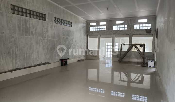 Disewakan atau dijual ruko lokasi strategis di kota Bandung. 4