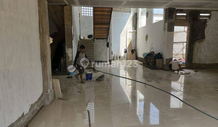 Disewakan atau dijual ruko lokasi strategis di kota Bandung. 5