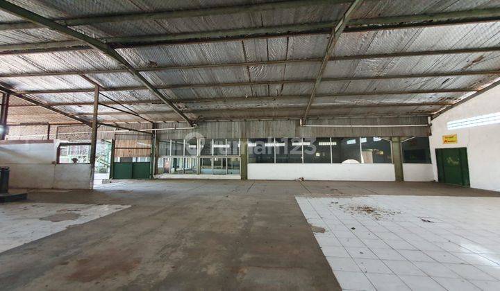 gudang di jalan raya , ADA 2 gudang dan kantor , dijual hrg 18M 2