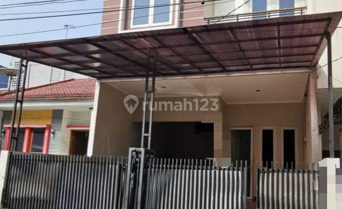 RUMAH SIAP HUNI DI KAWASAN ELITE DI JAKARTA UTARA HARGA NEGO 1