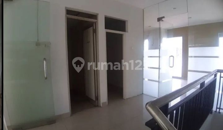 For Rent: 2.5-Story Shop House in Mekarwangi, Cibaduyut, Bandung
Specifications:
- Land Area: approx. 100 m²
- Building Area: approx. 120 m²
- Electricity: 2200W
- Water: Jet Pump
- Front Width: 5m
- Bathroom: 1 on the 2nd Floor
- Price: 65 Million/Year (Negotiable) For Rent: 2.5-Story Shop House in Mekarwangi, Cibaduyut, Bandung
Specifications:
- Land Area: approx. 100 m²
- Building Area: approx. 120 m²
- Electricity: 2200W
- Water: Jet Pump
- Front Width: 5m
- Bathroom: 1 on the 2nd Floor
- Price: 65 Million/Year (Negotiable)
