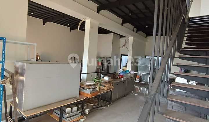 For Sale / Rent 2 Shophouses at Neo Plaza* Podomoro Park Buah Batu Bandung
Specifications Per Shophouse: Lt 75 Lb 87km, 1 Balcony, Front Terrace, Back Terrace
Electricity 2200
Shophouse Faces North
Self-Contained Area Consisting of Residential & Commercial Zones Along with Green, Beautiful & Comfortable Environment
Suitable For... 2