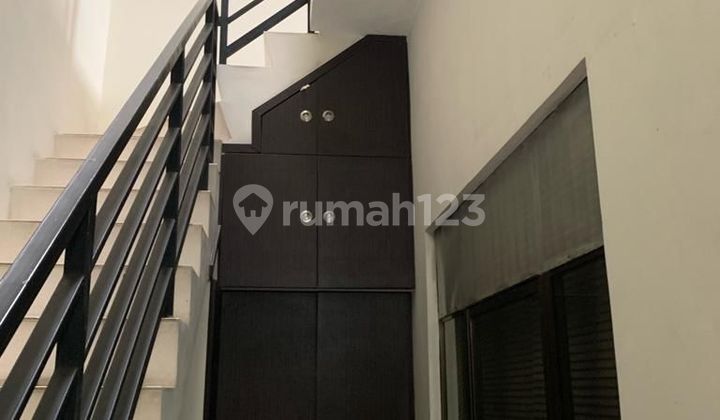 For Sale House BSD Serpong Tangerang Selatan Banten
Land area: 98 m²
Building area: 121 m²
Facing East
Electricity: 1300 watt
Artesian water, within a complex
Master bedroom: 1
Children's bedroom: 1
Art room: 1 (on the 2nd floor)
Carport
Living room
Kitchen
Dining room
Upper bathroom: 1
Lower bathroom: 1
Drying area
Price: 1.5 Billion Negotiable
