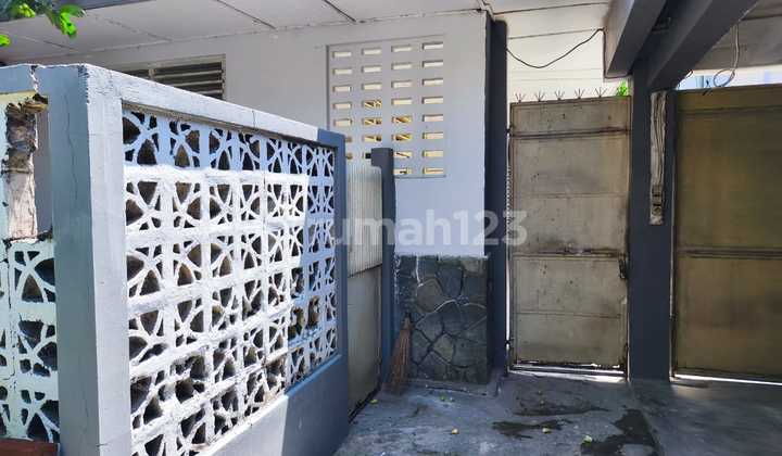 Dijual Cepat Murah Rumah Pusat Kota Strategissayap Pungkur( Dkt Alun2, Yogya, Kings, Pasar, Gereja) Turun Harga Dari 2 M Jd 1,6 Mlt 241 M2lb 200 M2lm 8Mkt 5 + 1Km 2Tlpcarport 2 Mobillistrik 3500 Wattair Pdamshm An 2