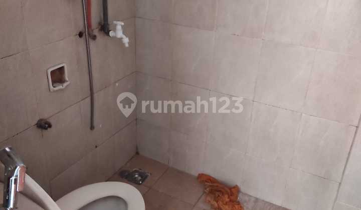 Shop House Specifications: Land: 81 m2, Building: 175 m2, Front Width: 4.5 meters, Bathrooms: 3, Bedrooms: 3, Electricity: 2200 W, Water: PAM, Price: 100 Million (negotiable), LC 1