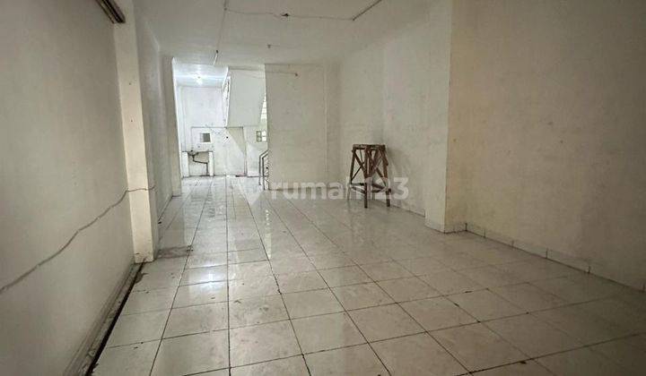 Disewakan Ruko Kebonjati Mainroad Lt : 75 M2lb : 250 M2lebar Muka : 5pj Ruko : 15km : 3listrik : 2200wair : Jetpump3.5 Lantai Harga 110 Jt Lc - Mt 1