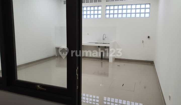 Disewakan Ruko Batununggalls Tanah 150 Mbangunan 200 Mshgb2 Lantailebar 5 Mkmr Mandi 2dapursubmersiblelistrik Token 11.000 Wattcarport Harga 125 Jt/th (nego)min 2 Th