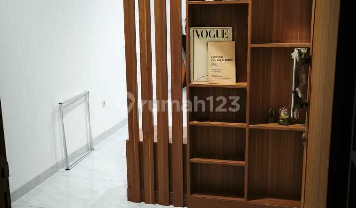 For Rent / For Sale Mekar Wangi House
Very Move-In Ready, New Building, Wide Safe Road Inside Cluster
Land Size 125, Building Size 120
3 Bedrooms + 13 Family Rooms + 1
Water Jet Pump
Electricity 2200 Watts
2 Carports
Certificate of Ownership
Sale Price: 2.9 Billion Negotiable
Rental Price: 75 Million/Year
Nepis Ag