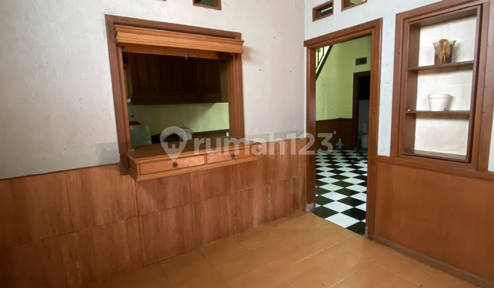 Dijual/disewa Rumahsagitariusluas Tanah : 141luas Bangunan : 150lantai : 2ltkmr Tdr : 3kmr Mndi : 2air : Submersible + Pdamlistrik : 2200wsurat : Shmharga Sewa : 60jt/th Negoharga Jual : 1,95m Nego 2