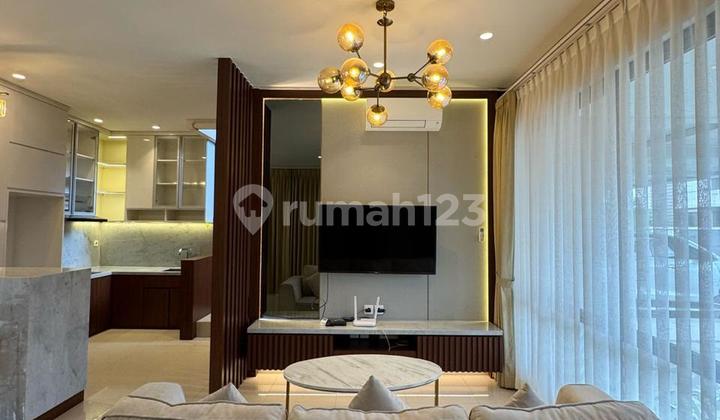 Sewa Rumah*_120jt /tahun_* (nego)lt. 120 M2lb. 162 M2kt.3 (******** Km Dalam) Lt.2kt+km Art 1 Lt.1km 2 Lt.1 Dapur 2 Lt.1 (dalam & Blkg)living Roomteras Belakangbalkon Depan & Belakanglistrik 4400full Interior & Full Furnishcctv & Wifihadap Utara (hook)ber 2