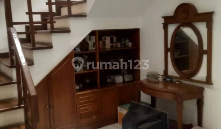 For Sale Kopo Permai House 2 floors 203 Mlb 211 M width front: 11.5 M2 floors 7km 3 warehouses electricity 1300 Watt water Sibble carport 1 car garage 1 car facing south shm price 2.5m 2