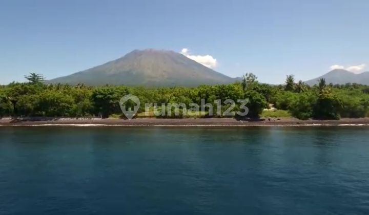 Dijual Tanah - Beach Front Viewlokasi: Rubaya - Tulamben; Baliluas Tanah: 4,200m Lebar Pantai: 69mshmzona Hijau - Ada Ijin Bangun Rumahcocok Untuk Bangun Villa / Cottage / Dive Centerhadap: Utaraakses Jalan Beton Suda Dibangundekat Dive Sites (usat Libert 1
