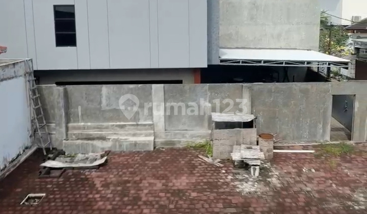 Dijual Rumahkuta Selatan , Balilt 600lb 2902ltkt 5km 2pdam11000 Wtcarportgarasishm(ada 2 Bgnan)semi Furnishharga 5,5 M