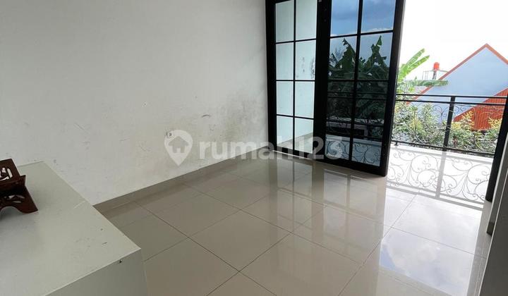 Rumah full furnish di Griya cihanjuang dekat stikes rajawali 2