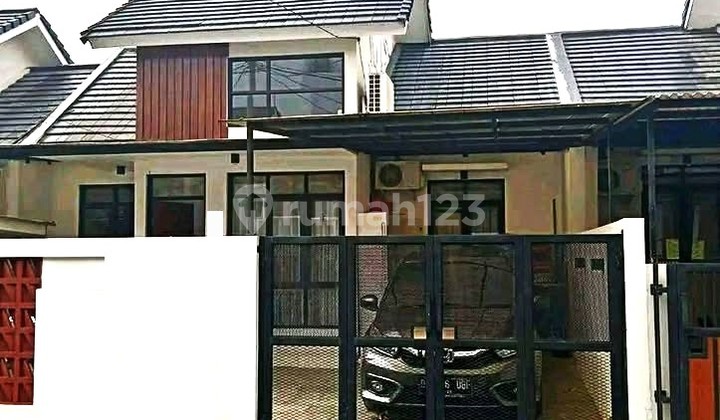 Minimalist house in Kamarung near Cimahi City Hall. Minimalist house in Kamarung near Cimahi City Hall.