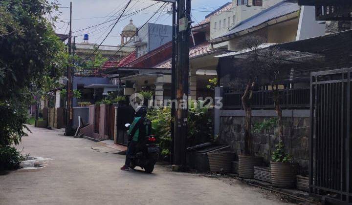 Disewakan rumah bagus di grand galaxy city semi Furnished  4