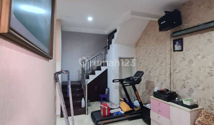 Disewakan rumah bagus di grand galaxy city semi Furnished  10