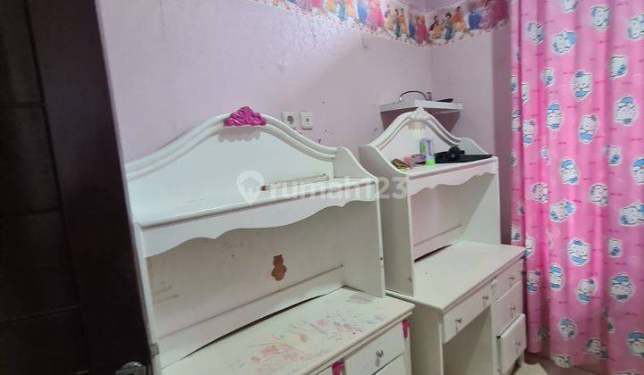 Disewakan rumah bagus di grand galaxy city semi Furnished  14
