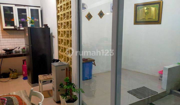 Dijual rumah sangat murah 2 lantai shm siap huni di Jalan cimuning 
Mustika Jaya
Bekasi  2