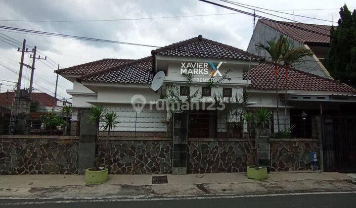 Rumah Pinggir Jalan Tengah Kota di Ciliwung, Blimbing, Malang 2