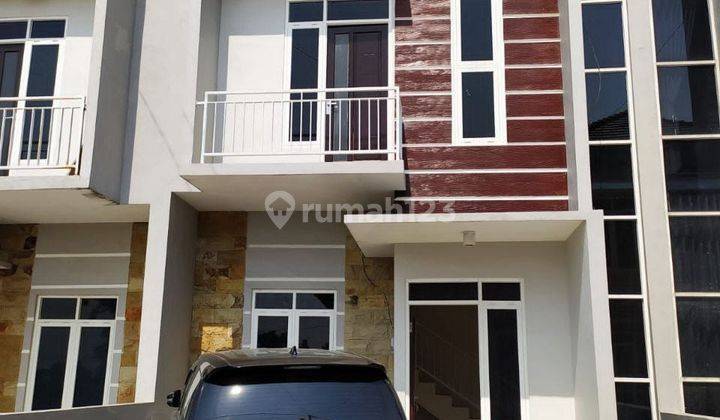 Rumah Butuh Uang di The 8 Residence Tasikmadu Lowokwaru Malang 1