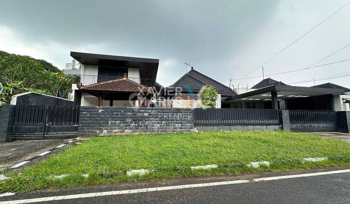 Rumah Mewah Dengan Kolam Renang di Gunung Gunung Klojen, Malang 1