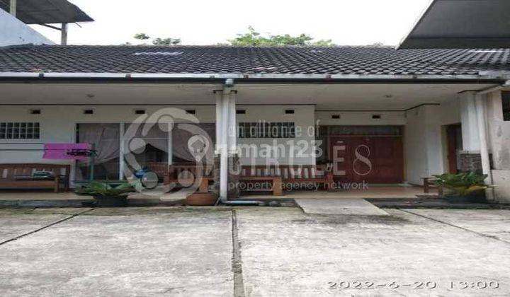 Rumah Bagus 2 Lantai Semi Furnished Siap Ditempati Strategis 3