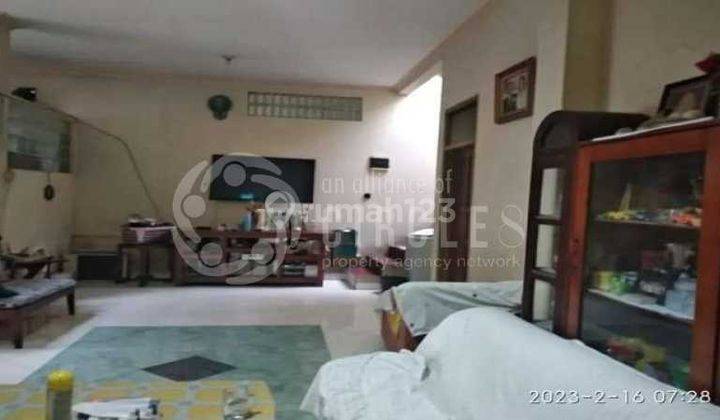 Rumah Bagus 2 Lantai Semi Furnished Siap Ditempati Strategis 9