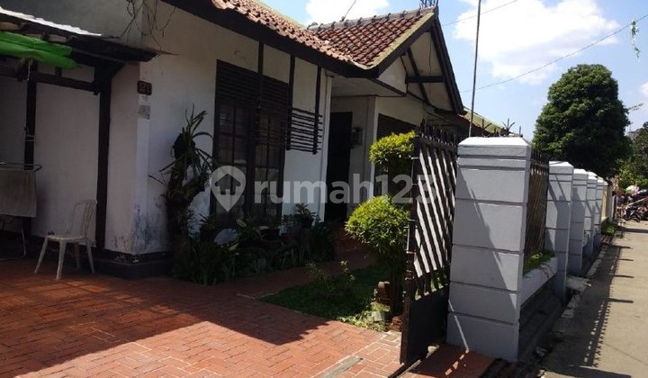 Rumah dengan Halaman Belakang Luas 2Lantai, Harga Dibawah NJOP, Dekat Tol Buah Batu, di Buah Batu, Bkr,Turangga, Bandung Tengah, Bandung Kota Rumah dengan Halaman Belakang Luas 2Lantai, Harga Dibawah NJOP, Dekat Tol Buah Batu, di Buah Batu, Bkr,Turangga, Bandung Tengah, Bandung Kota