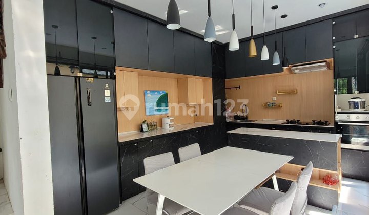 Rumah Lux Baru Semi Furnis Kolam Renang, 3Lantai Dikomplek Dago Resor, Lokasi Strategis, di Dago Pakar, Sayap Dago, Dago, Bandung Kota 2