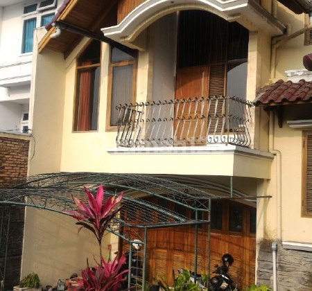 Nice House Ready to Live In, Strategic Location Near ITB, Unikom, Unpar Campus, in Dago Wing, Dago, Bandung City Nice House Ready to Live In, Strategic Location Near ITB, Unikom, Unpar Campus, in Dago Wing, Dago, Bandung City