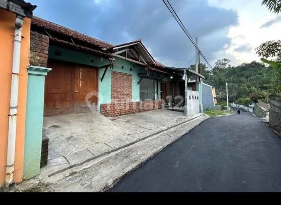 Beautiful Ready-to-Live House Facing East Near Cicaheum Terminal, Saung Udjo, Itqan School, Hermina Hospital, in Cicaheum, Padasuka, Nasution, East Bandung, Bandung City. Beautiful Ready-to-Live House Facing East Near Cicaheum Terminal, Saung Udjo, Itqan School, Hermina Hospital, in Cicaheum, Padasuka, Nasution, East Bandung, Bandung City.