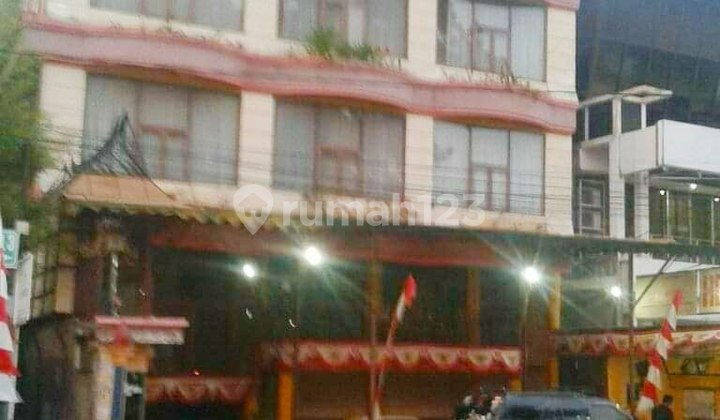 Former Hotel Building on Maindroad Cihampelas, 13 Meter Frontage, West Facing, Strategic Location, Near Telkom, Unpar, Unpas, Ciwalk Mall, in Cihampelas, Dago Wing, Bandung City. 1