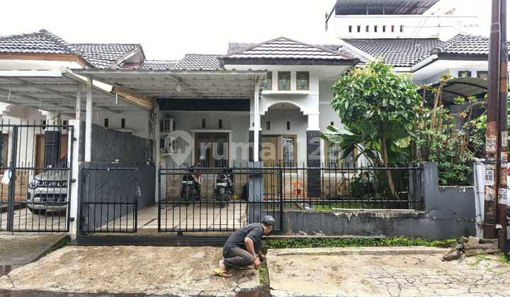 A 2-STORY HOUSE READY FOR OCCUPANCY IN THE ANTAPANI COMPLEX, NEAR GRIYA, ANTAPANI TERMINAL, HOSPITAL, IN ANTAPANI, ARCAMANIK, EAST BANDUNG.