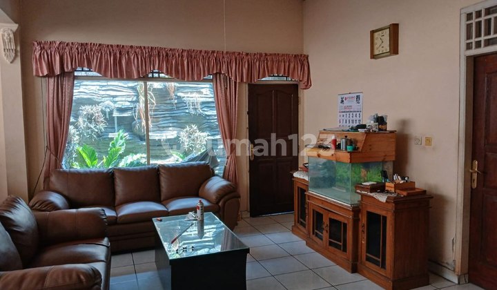 Rumah Bagus Siap Huni Dalam Komplek Antapani, Dekat Griya Antapani, Super Indo, Terminal Antapani, Rs Hermina,Sport Jabar di, di Antapani, Arcamanik, Cisaranten, Bandung Timur, Bandung Kota