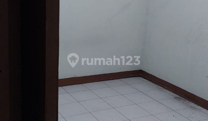 Rumah Butuh Renov Dibawah NJOP, Dalam Komplek Margahayu, Lokasi Strategis, di Dekat Tol Buah Batu,Griya, di Ciwastra, Buahbatu,Margahayu, Bandung Timur