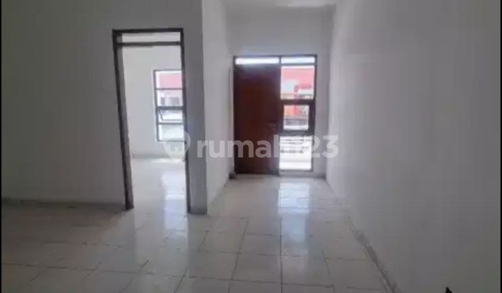 Shop House Ready to Occupy Suitable for Office, Cafe, Restaurant, Tutoring Center, Wide Road Access on Main Road, in Antapani, Arcamanik, Cisaranten, East Bandung 1