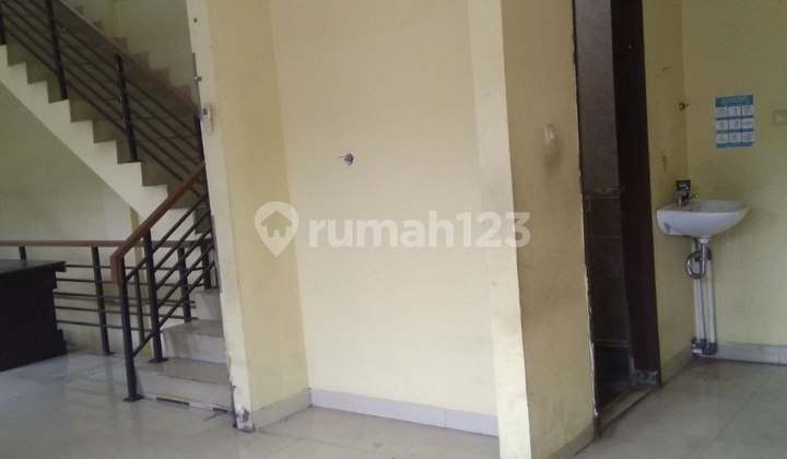 Good 3-Storey Ruko Ready to Occupy, in the Center of Town Suitable for Office, Tutoring Center, Restaurant, Strategic Location Near Widyatama University, Upkp, Unikom, Itb, In Cikutra, Sayap Supratman, Cigadung, North Bandung 2