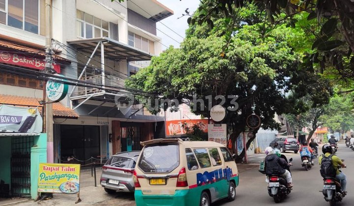 Ruko Mainroad Siap Huni Bangunan 3 Lantai, Lokasi Strategis , Cocok untuk Usaha, Kantor, Bimbel, di Area Antapani, Arcamanik, Batununggal, Bandung Timur