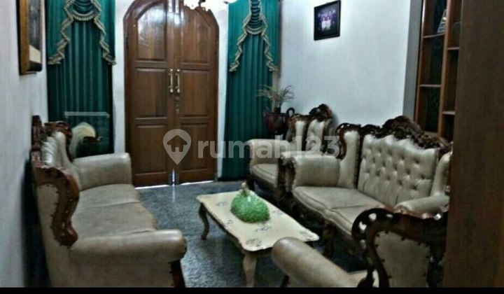 Ready-to-Occupy Fully Furnished House in Kalijati Complex, Strategic Location, 2-Car Access, Near Griya, Schools, Medika Clinic, in Antapani, Arcamanik, East Bandung, Bandung City.