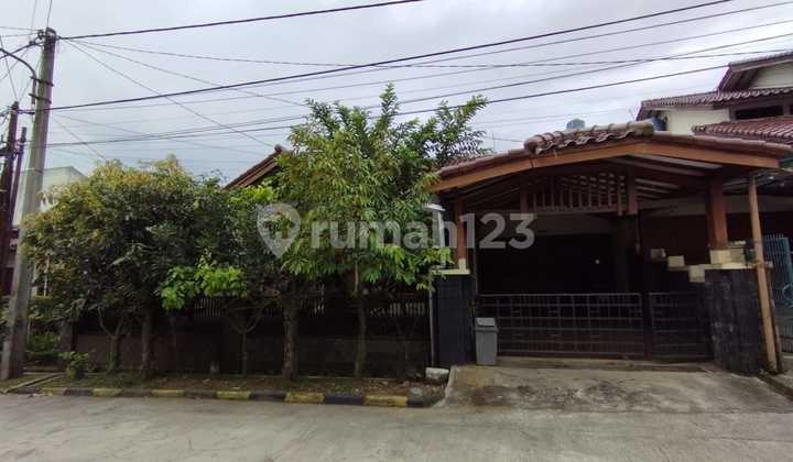 GOOD HOUSE READY TO OCCUPY IN THE PASTEUR COMPLEX, LOCATION NEAR PASTEUR TOLL ROAD, CAMPUS, IN PASTEUR, CICENDO, BANDUNG CITY GOOD HOUSE READY TO OCCUPY IN THE PASTEUR COMPLEX, LOCATION NEAR PASTEUR TOLL ROAD, CAMPUS, IN PASTEUR, CICENDO, BANDUNG CITY