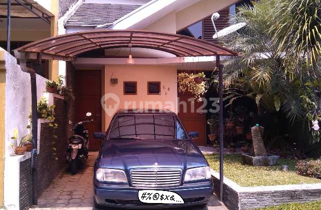 Rumah Bagus 2Lantai Siap Huni Dalam Komplek Setra Duta, Dekat Kampus Upi, Telkom,Unikom, Dekat Tol Pasteur, di Setra Duta, Setiabudhi,Pasteur, Cimahi, Bandung Kota Rumah Bagus 2Lantai Siap Huni Dalam Komplek Setra Duta, Dekat Kampus Upi, Telkom,Unikom, Dekat Tol Pasteur, di Setra Duta, Setiabudhi,Pasteur, Cimahi, Bandung Kota